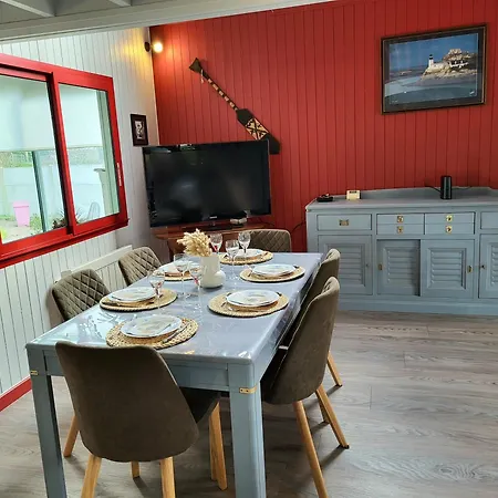 Prázdninový dům Maison De Bord De *