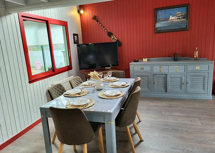 Maison De Bord De Pirou